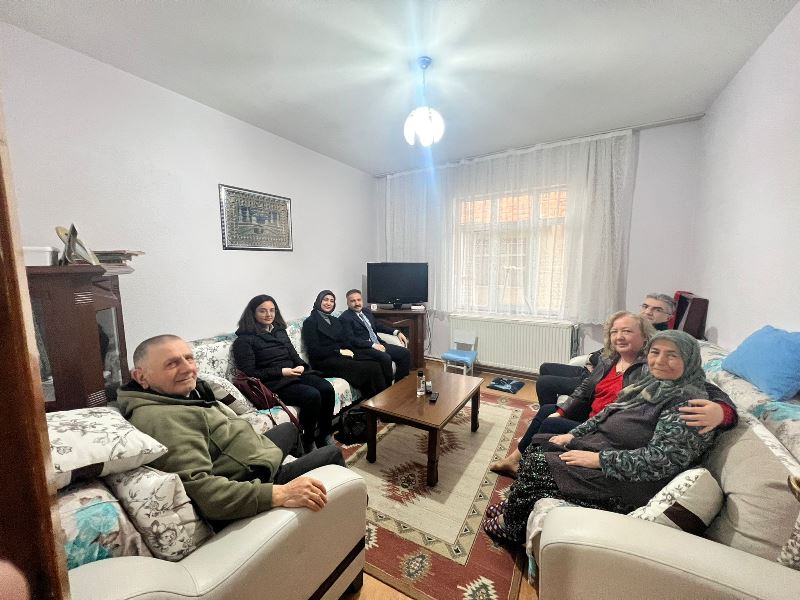Kaymakam TAŞÇI 18 Mart Çanakkale Zaferi'nin 108. Yıldönümü Münasebetiyle Şehit ve Gazi Ailelerini Ziyaret Etti