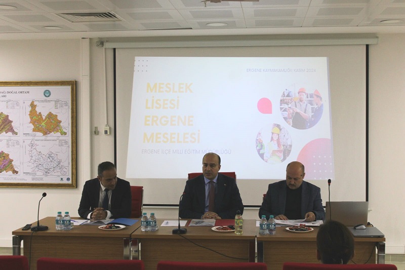 Kaymakamımız Kadir Duman'ın talimat ve himayelerinde başlatılan "Meslek Lisesi Ergene Meselesi" projesi tanıtım toplantısı gerçekleştirildi