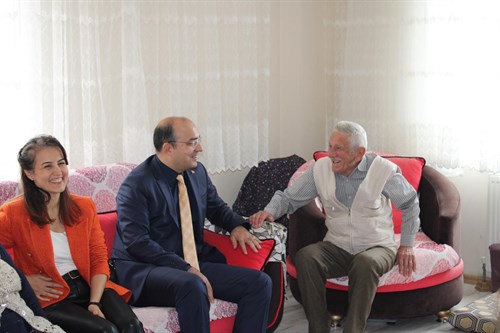Kaymakamımız Sayın Kadir Duman Şehit ve Gazi Ailelerimizi Ziyarete Devam Ediyor